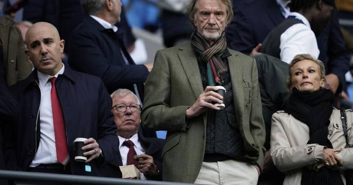 Man United posts record revenues but is still making losses