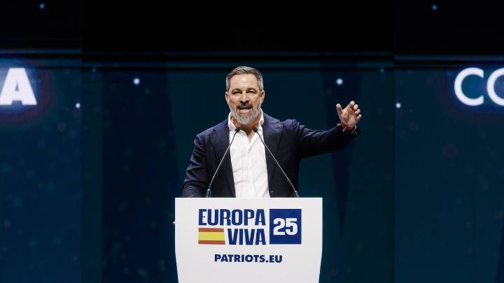 Abascal organiza un nuevo acto contra una izquierda "asesina y mentirosa" y homenajea a Charlie Kirk: "Nos llaman fascistas para matarnos"