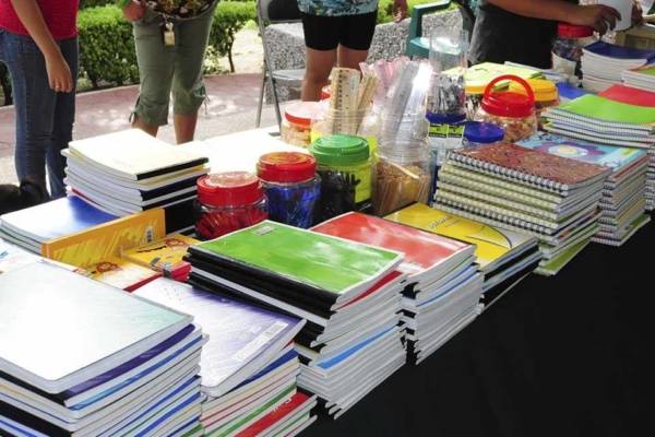 Representantes gastaron más de 100$ en útiles escolares