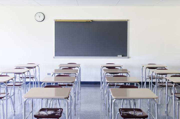 CT woman who worked as teacher in NY sentenced for enticing minor