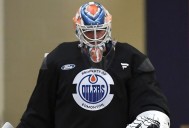 Calvin Pickard shows off slick new Edmonton Oilers goalie gear