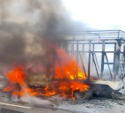 Camioneta de 3 toneladas fue consumida por el fuego