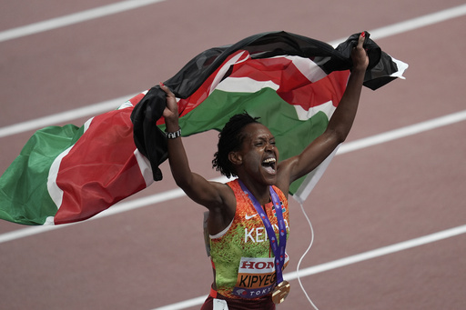 Kipyegon gana con facilidad su cuarto título mundial en 1.500 metros