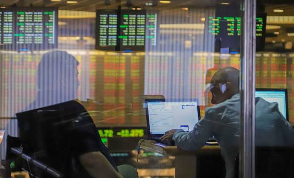 Trepó la brecha cambiaria y se disparó el riesgo país al borde de los 1.500 puntos