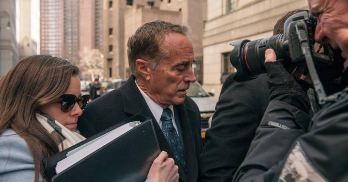 Editorial — Bloomberg Opinion: Congress has no good excuse to keep trading stocks