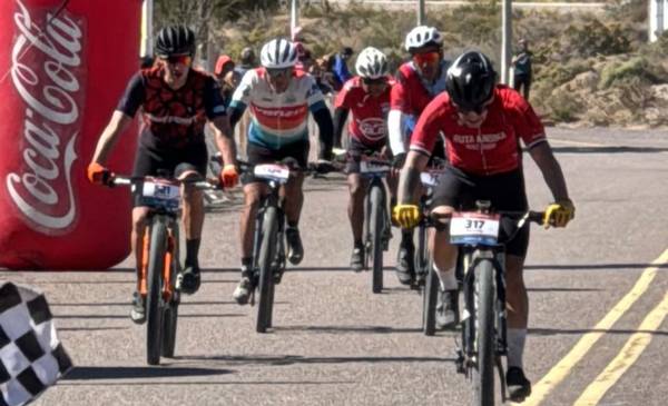 Jessica Cantelmi y Franco Orosito volvieron a ganar la Vuelta Ballenas