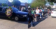 Masiva despedida a la joven salteña que murió en un hospital: padecía una grave enfermedad