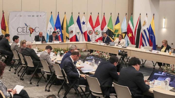 Colombia convoca reunión urgente de cancilleres de la Celac por despliegue militar de EE. UU. en el Caribe frente a Venezuela