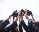 Top scholarships this week to study abroad