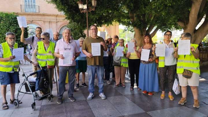 Colectivos religiosos de la Región presentan ante la Fiscalía de menores un escrito contra el desalojo de Santa Cruz
