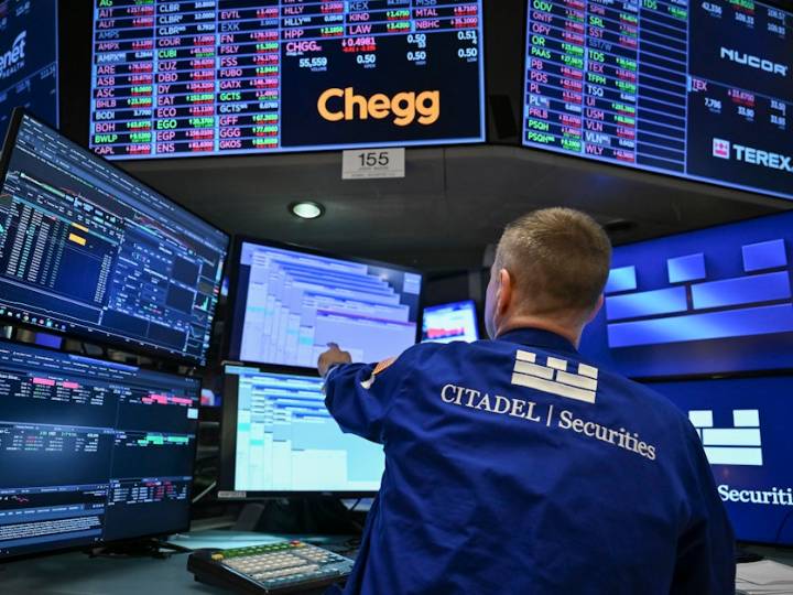 Why Trump wants companies to report earnings less frequently