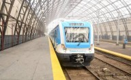 El Tren Roca a La Plata, a paso de hombre por una sorpresiva protesta: demoras y cancelaciones