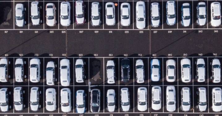 Major car brand scraps EVs with three models to get petrol engines