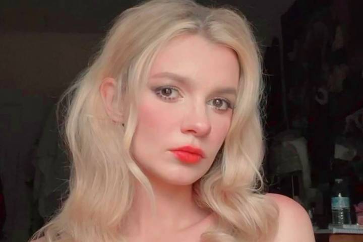 Pizza Shop Where Ukrainian Refugee Worked Before Train Stabbing Shares How They’re Keeping Her Memory Alive