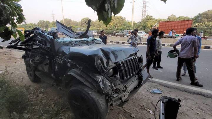 Five killed after speeding Thar hits divider on Gurugram expressway