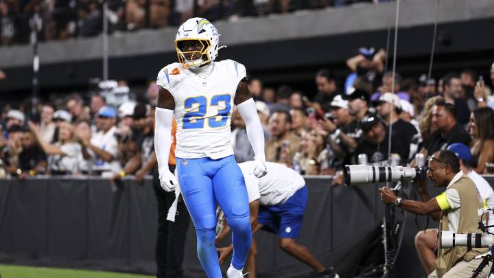 Chargers sign Tony Jefferson to 53-man roster, Clelin Ferrell to practice squad