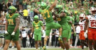 Oregon jumps to No. 4 in AP Top 25 behind Ohio St, Penn St, LSU; Illinois, Florida State into top 10