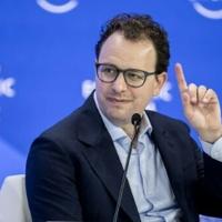 AI giant Anthropic to pay $1.5 bn over pirated books