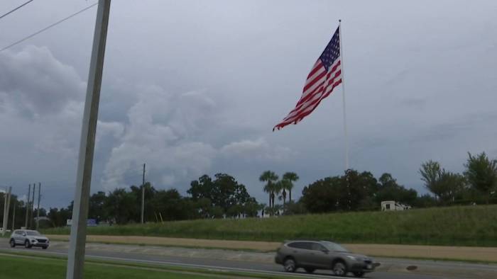 Clermont moves forward with American flag height exemption changes