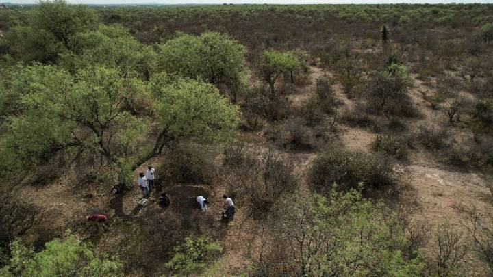 Hallan fosa clandestina con 17 cuerpos a las afueras de la ciudad de Guanajuato; hay 13 identificados