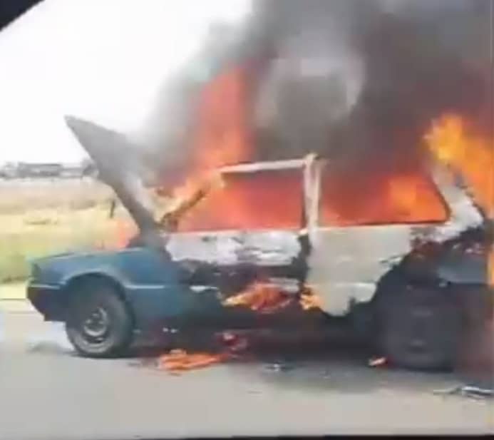 Reportan incendio de un carro en San Félix