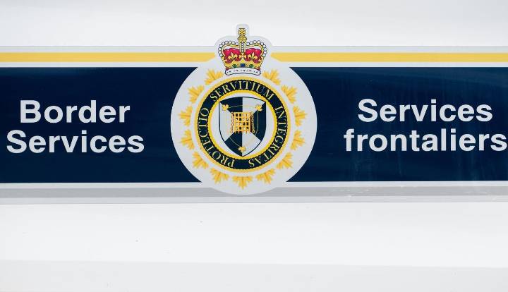 CBSA self-service kiosks outage solved after causing delays at customs in airports