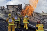 “Ábreme, niño quemado”; el gesto de un motociclista y policía para salvar a víctima de la explosión de pipa