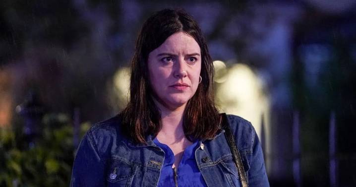 EastEnders spoilers for next week as Walford legend returns for Zoe Slater showdown