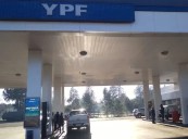 YPF dejará de informar los aumentos de precios: cobrará según la demanda en sus estaciones