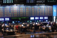 El Gobierno vendió US$500 millones para frenar al dólar y se disparó el riesgo país