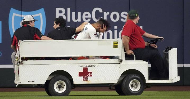D-backs OF Lourdes Gurriel Jr. carted off field after leg injury vs. Rangers