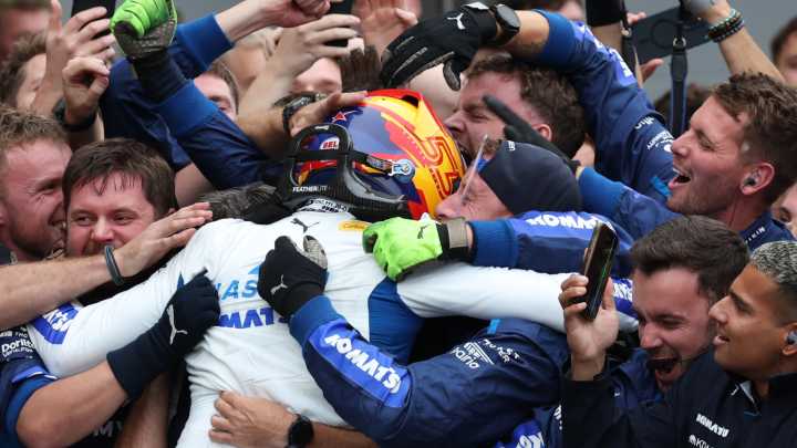 La inmensa felicidad de Carlos Sainz tras conseguir su primer podio con Williams: "Es mejor que el primero"