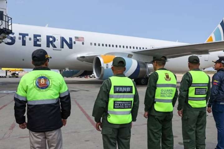 Arriban a Venezuela 185 migrantes deportados desde Texas este viernes #19Sep
