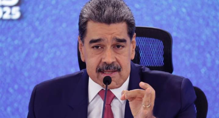 Nicolás Maduro anuncia un despliegue de militares en comunidades para enseñar "manejo de armas" | Estados Unidos 