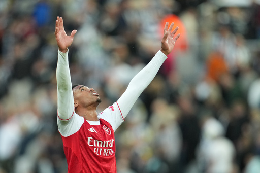 Arsenal saca triunfo ante Newcastle y se acerca al Liverpool, líder de la Liga Premier