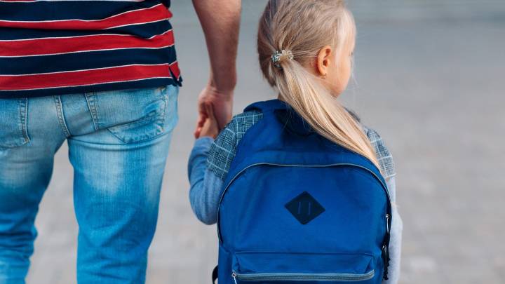 Toda la información sobre las becas de hasta 300 euros para comprar material escolar en la Comunidad de Madrid en el curso 2025