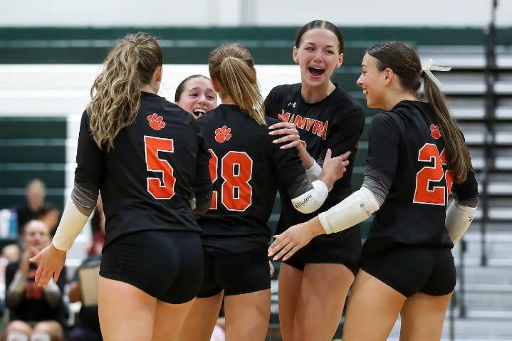 Hannah McInerney, Maddie Ross lead Palmyra volleyball past Hershey