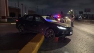 Conductora queda atorada en camellón tras accidente a exceso de velocidad en Nazario