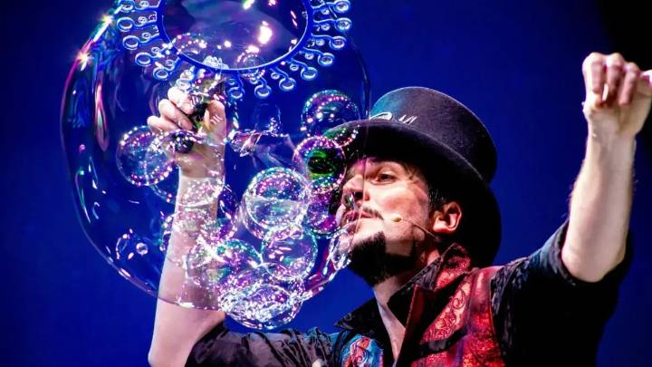 'Dreaming Bubbles', el espectáculo mágico de burbujas que llega a Bogotá y Medellín