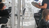 Dos menores detenidos en la noche de Ferrol tras un presunto ataque con una silla a un vecino de 52 años en una terraza