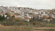 Más de un centenar de personas se concentran en Moraleda de Zafayona por la muerte de un vecino de 70 años