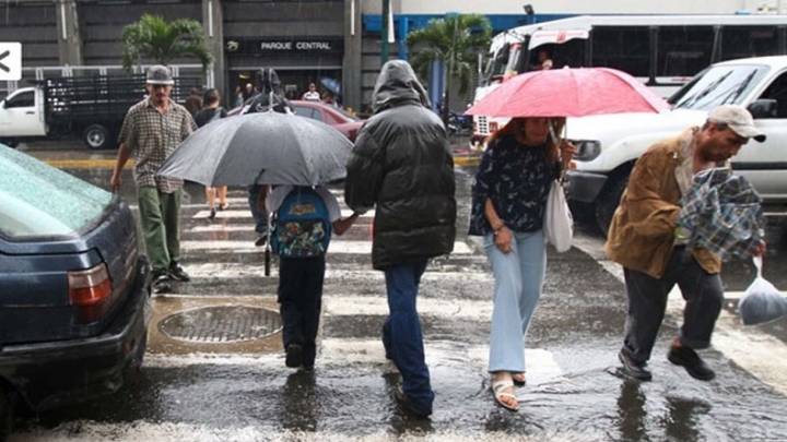 Se prevé para este lunes precipitaciones de intensidad variable en varias regiones del país