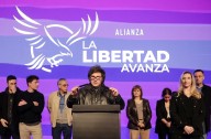 Milei reúne hoy a su mesa chica tras la derrota en la Provincia y prepara un giro en la estrategia de Gobierno
