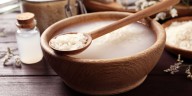 ¿Manchas en la piel? Estos son los beneficios de lavar tu cara con agua de arroz, así puedes preparar la mezcla