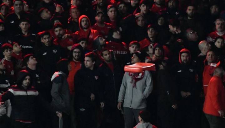 Reportan detención de barrista de Independiente que participó en barbarie contra Universidad de Chile