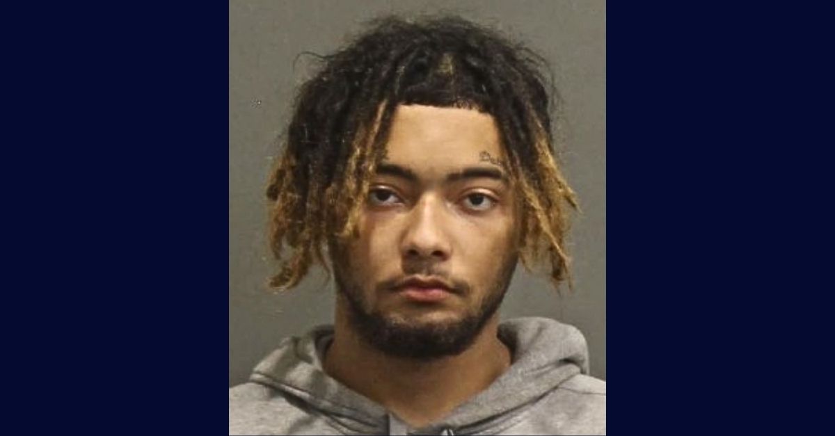 Pregnant girlfriend choked, kicked and almost stabbed in stomach by teen boyfriend: Cops