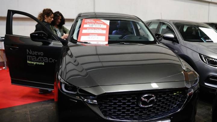 Profeco pide a Mazda revisión de más de mil vehículos por defecto en una luz indicadora
