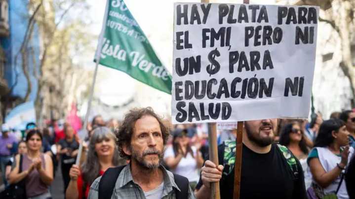 3 causas del deterioro de la economía argentina que llevó al inédito respaldo de Trump a Milei