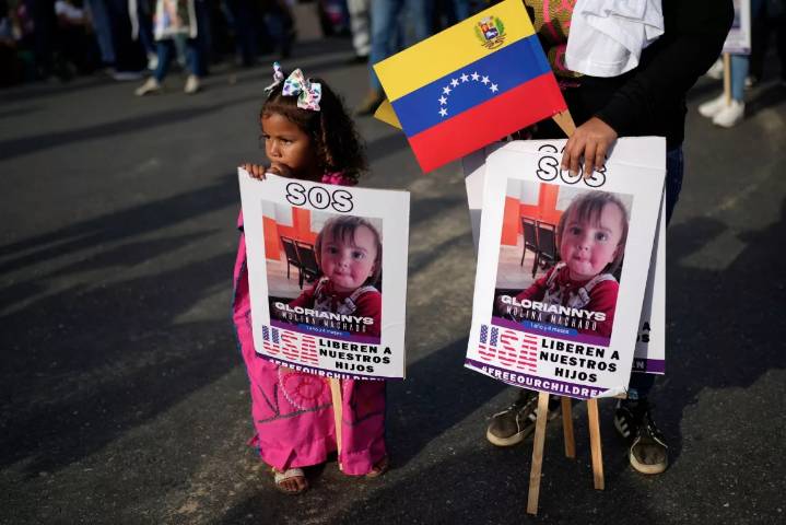 Madres venezolanas deportadas piden ayuda a Melania Trump para reunirse con sus hijos
