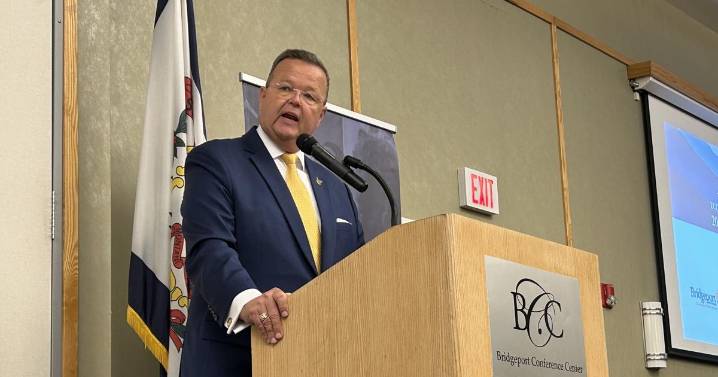 Warner emphasizes support for small businesses, importance of TIF districts during WVEDC conference